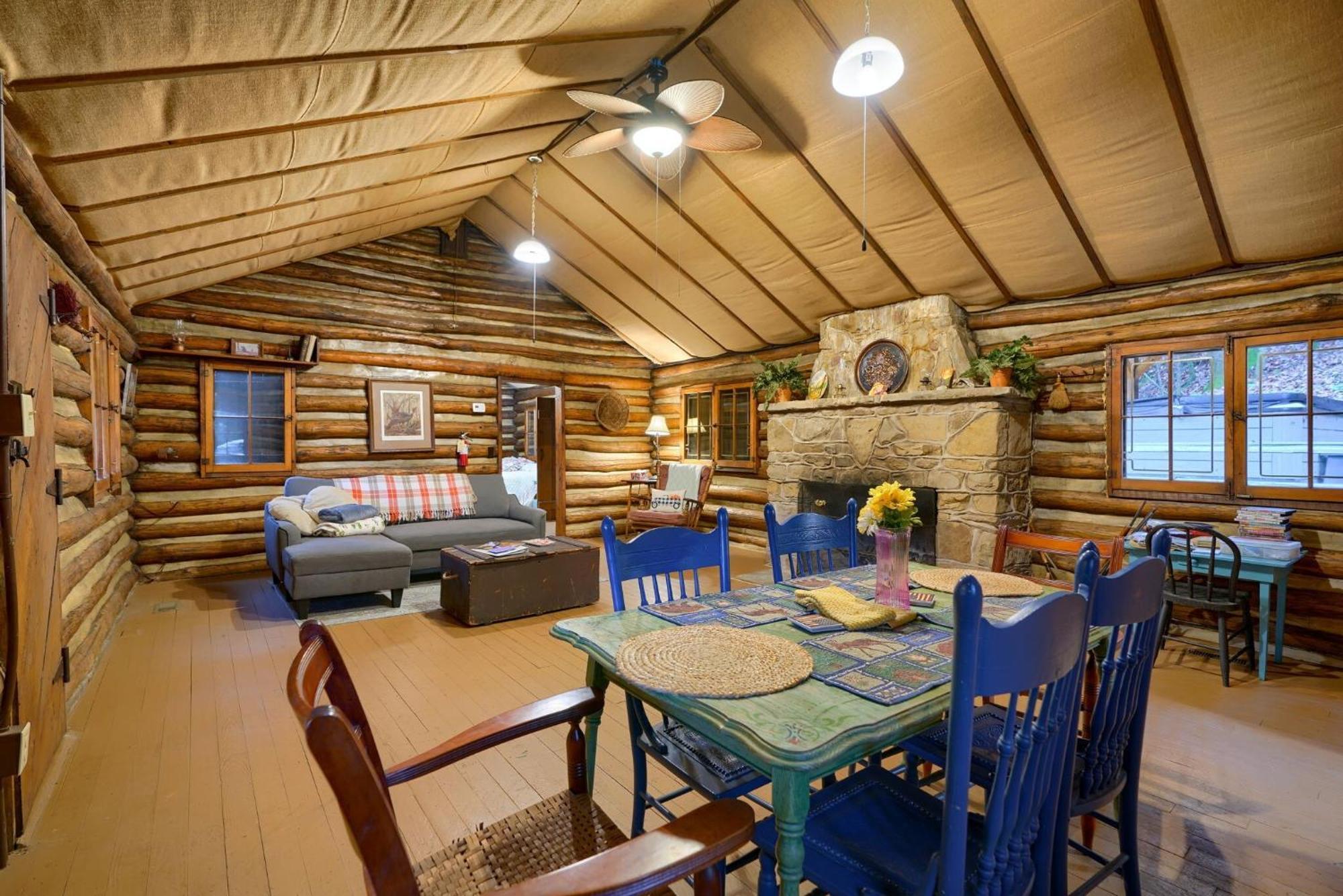 Russell Cabin ローガン エクステリア 写真
