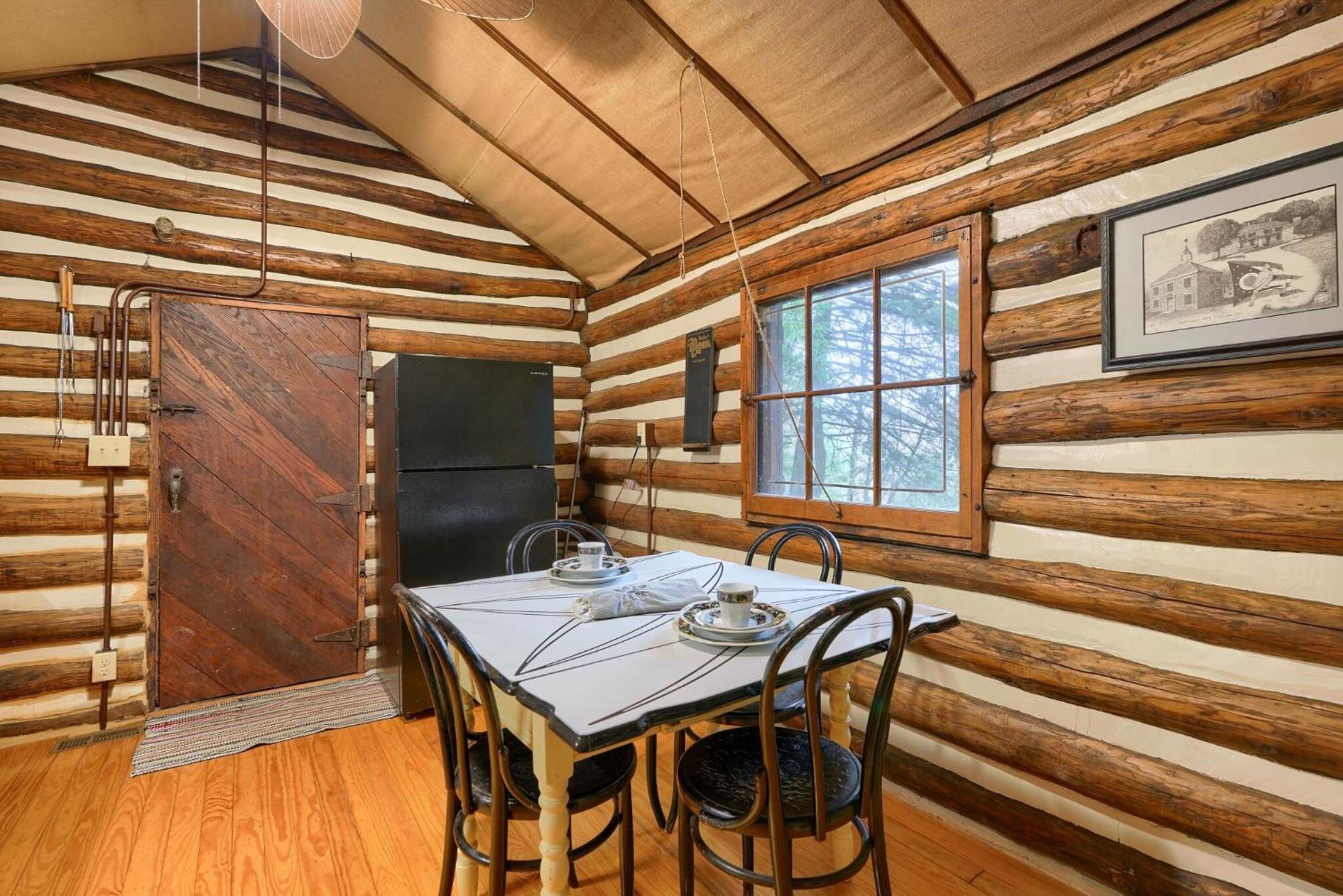 Russell Cabin ローガン エクステリア 写真